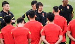 国足大厨爆料新闻视频,揭秘国足备战背后的美食故事