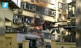 武汉住宅爆料事件视频,揭露楼顶违建背后的真相