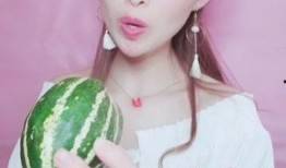 娱乐吃瓜酱安慰朋友,为朋友带来快乐与安慰