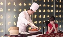 爆料大理吃饭宰客视频播放,游客就餐遭遇惊人消费陷阱