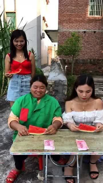 吃瓜比赛搞笑视频